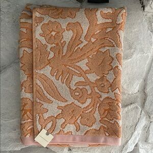 New with Tag Anthropologie Floral Patterned Bath Towel